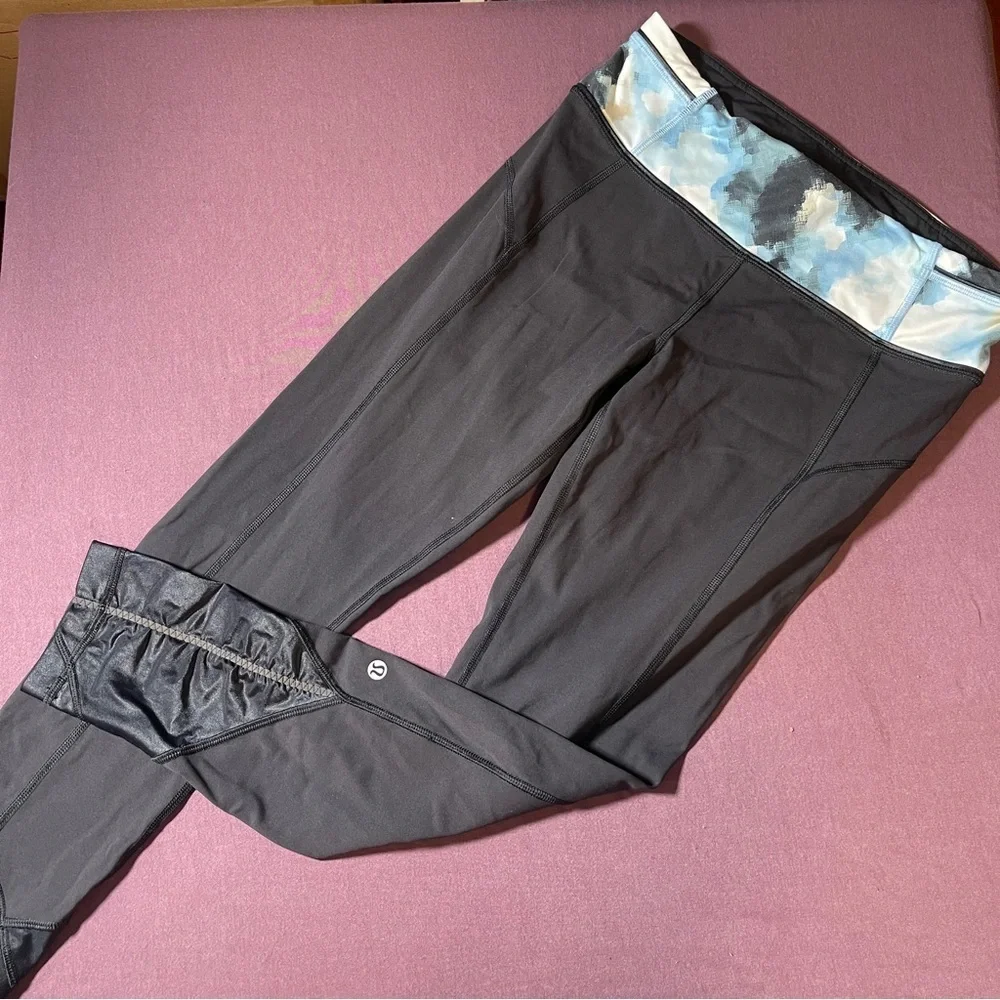Lululemon Pace Queen Tight *Full-On Luxtreme Black /Blue Multi - Size 6